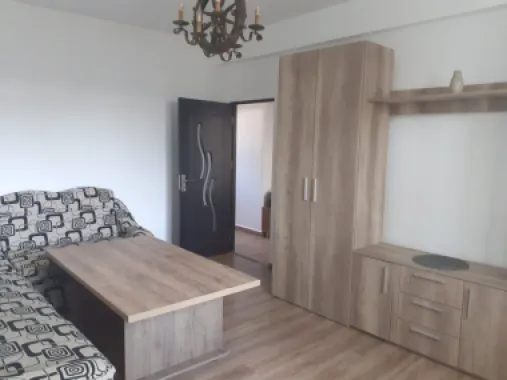 Închiriez apartament cu doua camere