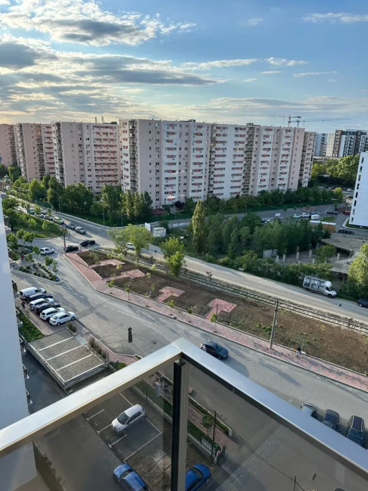 Chirie Garsonieră+Loc Parcare Metroul Nicolae Teclu - CHIRIE.GARSONIERĂ 32m utili+10 balcon,poziționat pe str.Victor Brauner 600 sute metri/7 minute de la metrou Nicolae Teclu,6 stații directe până la Unirii. LOC DE PARCARE INCLUS. CENTRALĂ PROPRIE. PAT MATRIMONIAL 160-200 Mobilat si utilat. BUCATARIE ÎNCHISĂ.............. Dispune de ;CADĂ,AER CONDITIONAT CU WIFI,MAȘINĂ SPĂLAT RUFE,CUPTOR ELECTRIC,PLITĂ GAZ.CUPTOR CU MICROUNDE,FRIGIDER..etc INTERFON VIDEO,WIFI,TV etaj 10 din 11 Locuri de joaca pentru copii,propriul parc. Bloc 2023 .Complex ul Hils Brauner. În imediata apropiere...LiDL,KAUFLAND,KFC,McDonald’s,JUMBO,IKEA,JYSK,LEROY MERLIN,DEDEMAN...etc.. Chiria 400 euro/luna + ( o luna garantie)” Comision-0 Din 1 Iunie... PS nu au putut fi incarcate toate imaginile,exista si dulap mare la intrare etc