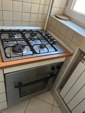 Inchiriez Garsoniera mare zona uniri
