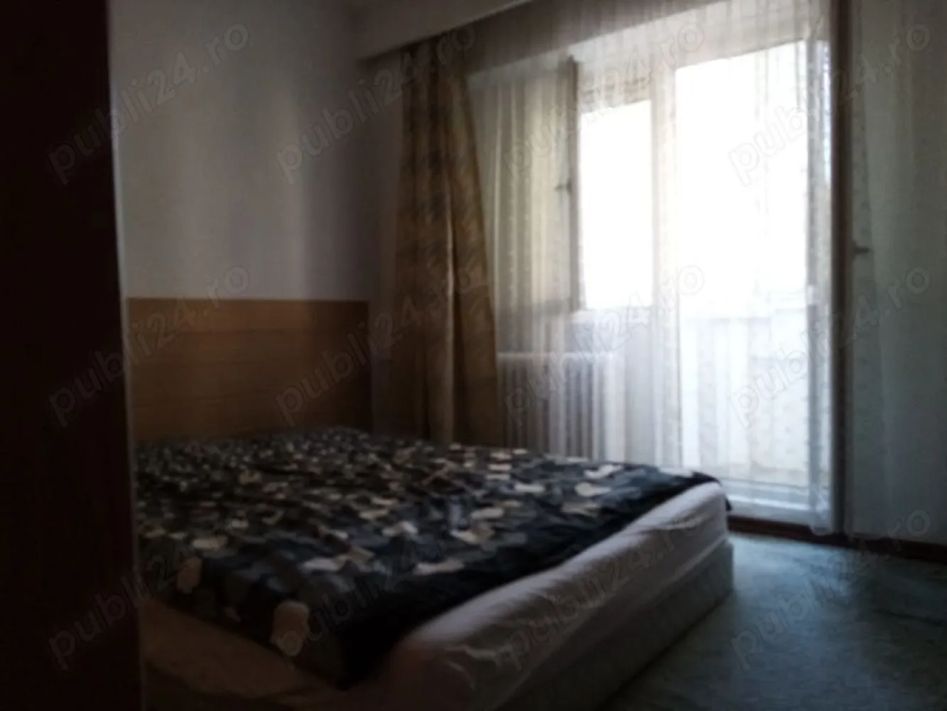 Proprietar inchiriez apartament 2 camere Panduri Monitorul Oficial - Proprietar inchiriez apartament 2 camere in zona Panduri, in spate la Monitorul Oficial. Apartamentul este decomandat, situat la etajul 3 8, mobilat si utilat. Zona deosebita, spatii verzi, scoli, gradinite si loc de joaca pentru copii in apropiere. 15 min de mers pe jos fata de statia de metrou Eroilor. 5 min fata de statia Academia Militara. Multumesc