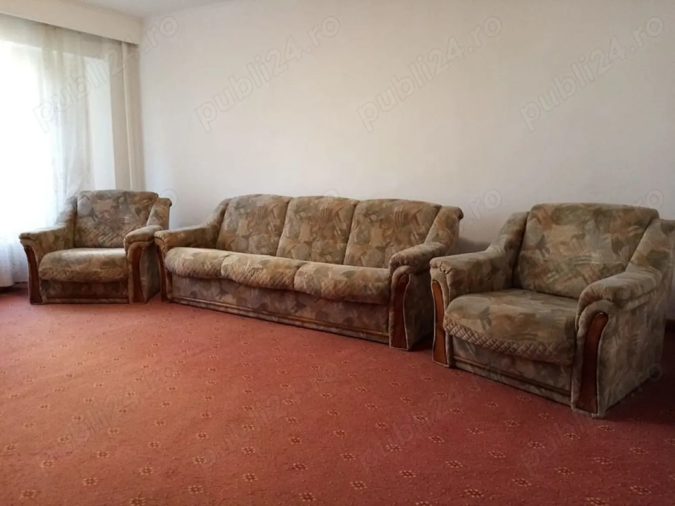 Proprietar inchiriez apartament 2 camere Panduri Monitorul Oficial - Proprietar inchiriez apartament 2 camere in zona Panduri, in spate la Monitorul Oficial. Apartamentul este decomandat, situat la etajul 3 8, mobilat si utilat. Zona deosebita, spatii verzi, scoli, gradinite si loc de joaca pentru copii in apropiere. 15 min de mers pe jos fata de statia de metrou Eroilor. 5 min fata de statia Academia Militara. Multumesc