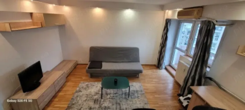 BRASADAS închiriază Studio 9/10 Piata Alba Iulia.