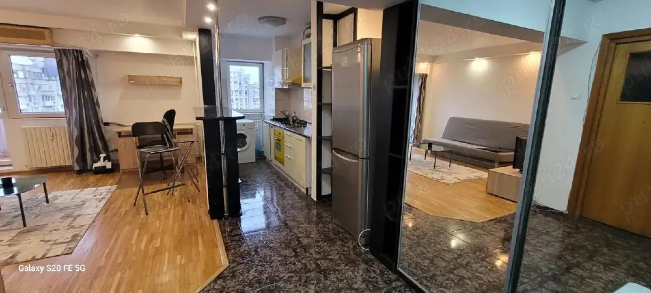 BRASADAS închiriază Studio 9/10 Piata Alba Iulia. - Agenția imobiliara BRASADAS inchiriaza STUDIO la etajul 9 din 10 cu vedere spre Piata Alba Iulia si suprafata 42mp: - balcon deschis cu masuta si scaune, copertina: - complet mobilata (canepea extensibila, birou, spatiu de luat masa, dulap dresing mare, scaun ergonomic pentru birou), - echipata (masina spalat rufe, TV, combina frigorifica, aer conditionat, aspirator, plita gaz, cuptor electric), - contorizat la apa si caldura, - 10 min pe jos de metrou Piata Muncii si 20 min de mers de metrou Piata Unirii; - 10 min de Bucuresti Mall, sala fitness; - zona cu multe restaurante, supermarket Mega Image la 5 min; -1luna garantie + 1 luna chirie; - Bloc construit in 2001; - Se inchiriaza pe termen lung.