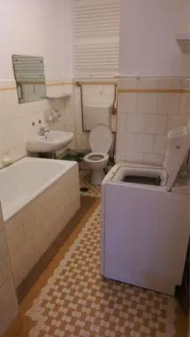 BRASADAS închiriază garsoniera 40mp la etajul 6 Piata Romana.