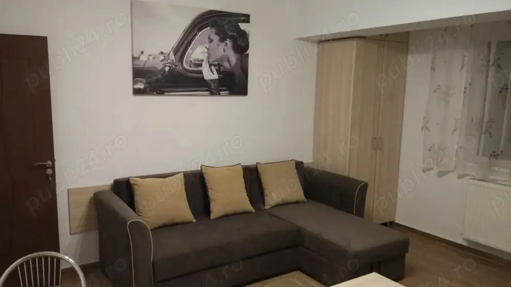 BRASADAS închiriază ap 2 cam et 2 Sun Plazza 2019. - Agenția imobiliara BRASADAS închiriază apartament 50 metri patrati utili,cu balcon mare,etaj 2 in bloc nou (an constructie 2019),strada Prinosului nr.6 langa Sun Plaza la 2 minute de metrou Piata Sudului ,zona extrem de linistita ,incalzire cu centrala termica pe gaze,mobilat cu mobila de comanda (livingul si bucataria),dormitorul este mobilat cu mobila din stejar masiv,este complet utilat ,aer conditionat.Dorim persoana nefumatoare,nationalitate romana,fara animale de companie.Intretinere foarte mica , caldura si apa calda la discretie in functie de ce temperatura se seteaza centrala. Apartamentul se elibereaza cel tarziu la 15 aprilie 2025, insa poate fi vizionat cu o programare prealabila, se solicita o garantie in valoare de 1 chirie lunara si plata primei luni de chirie). Apartamentul este la a doua inchiriere de la data receptiei, toata mobila este in stare impecabila .