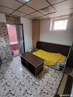 BRASADAS închiriază garsoniera 30mp la DEMISOL zona Bd.Unirii.