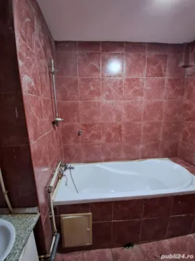 BRASADAS închiriază garsoniera 30mp la DEMISOL zona Bd.Unirii.