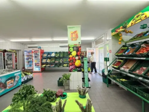 Spaţiu comercial de închiriat â€“ Central Otopeni, acces direct din DN1