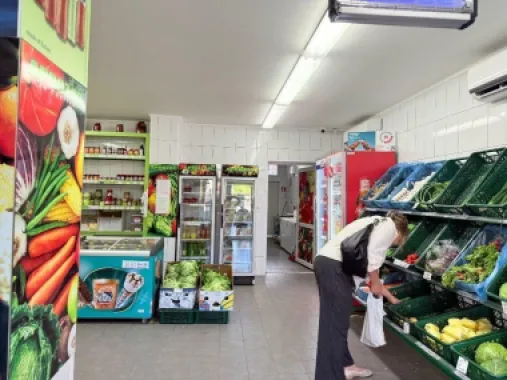 Spaţiu comercial de închiriat â€“ Central Otopeni, acces direct din DN1