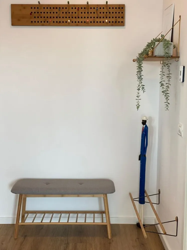 Închiriere apartament 2 camere in bloc boutique Dacia- gradina Icoane - Închiriere apartament 2 camere in bloc boutique situat în zona bdul Dacia - in apropiere de gradina Icoanei, cu o suprafață generoasa de 87 mp, et 1, decomandat, loc parcare subteran, 3 lifturi, contorizat total , centrala proprie, bucătărie mobilata și utilată , AC, mobilat. Liber începând cu data de 15 Mai 2025. Vizionări după această dată. Pentru alte detalii sau informații rog msj privat. Chirie 1100 euro Garanție 1 luna chirie