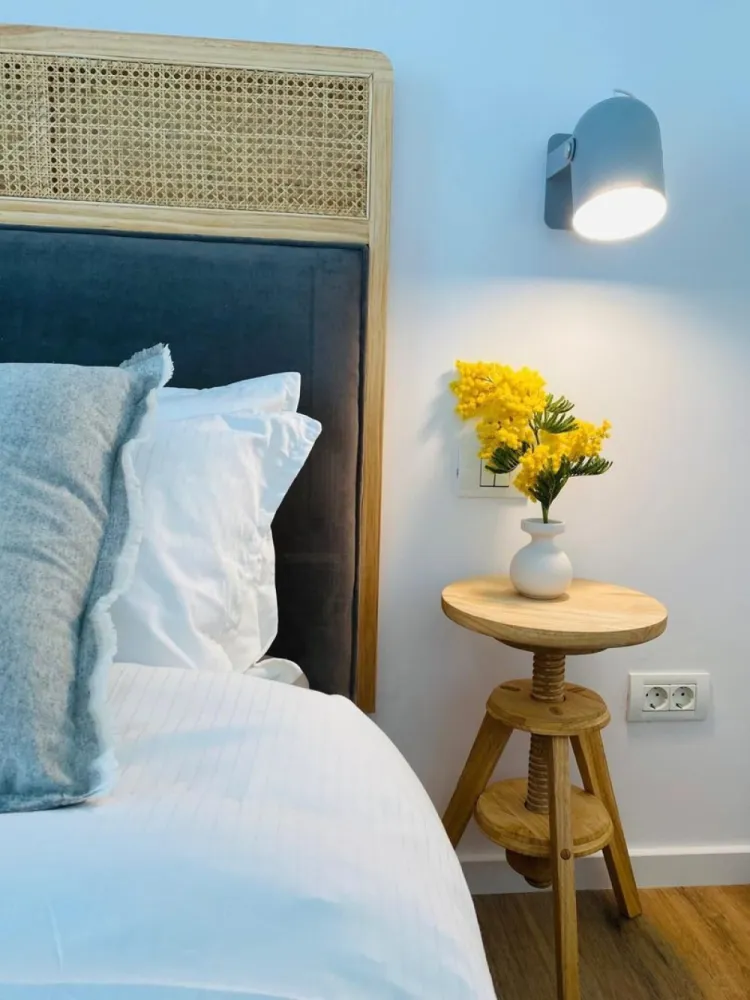 Închiriere apartament 2 camere in bloc boutique Dacia- gradina Icoane