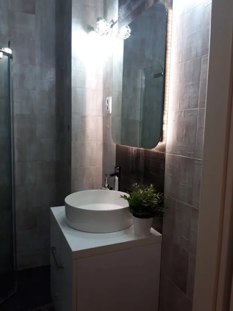 Vand apartament zona Razoare (mobilat, utilat premium)