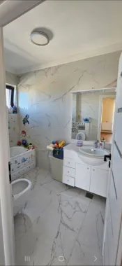Apartament 3 camera