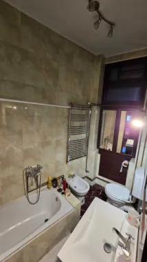 Apartament în bloc interbelic - 3 Camere - 2 balcoane - 203.000 €