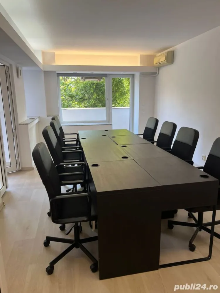 Apartament Central Unirii - Se vinde apartament central situat pe Bulevardul Unirii 63, suprafața apartamentului este de 102mp fiind situat la etajul 1 al blocului. Pentru vizionari și mai multe detalii răspund la mesaje.