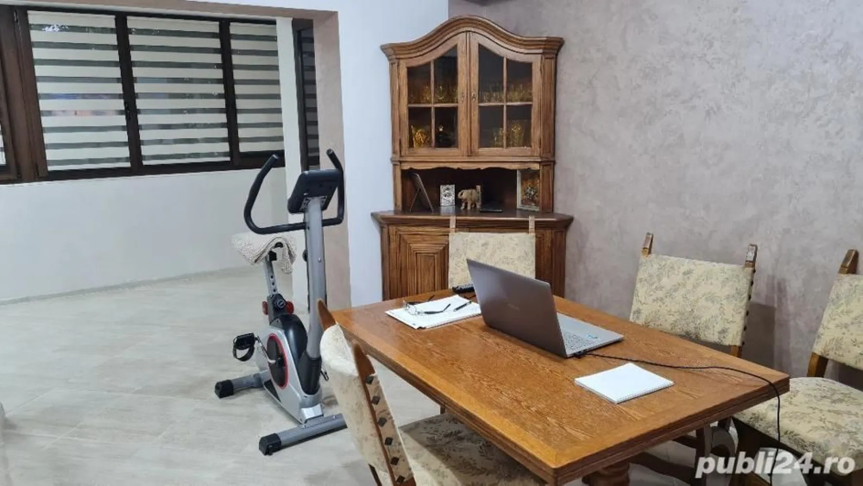 Apartament Independentei 84 mp - Agenția BRASADAS vinde apartament cu 3 camere extinse, 2 bai, renovat complet, CT, AC, 84 mp. boxa.
