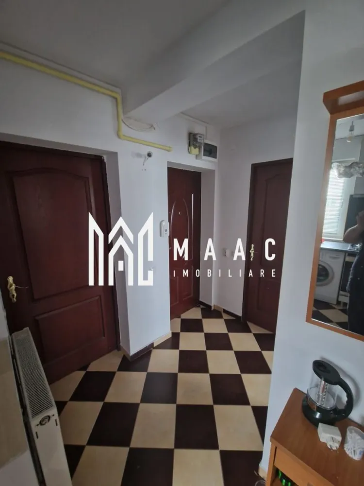 Apartament 3 camere I etaj 2/4 I Cisnadie - Maac Imobiliare ofera spre vanzare un apartament cu 3 camere, decomandat, situat în Cisnădie. Bloc izolat termic pe exterior. Zonă liniștită, ideală pentru familii. Apartamentul se află în zonă buna, aproape de magazine, crese, gradinite, școli. Pentru mai multe detalii vă rugăm sa ne contactați, specificand ID: CP2770261 }}