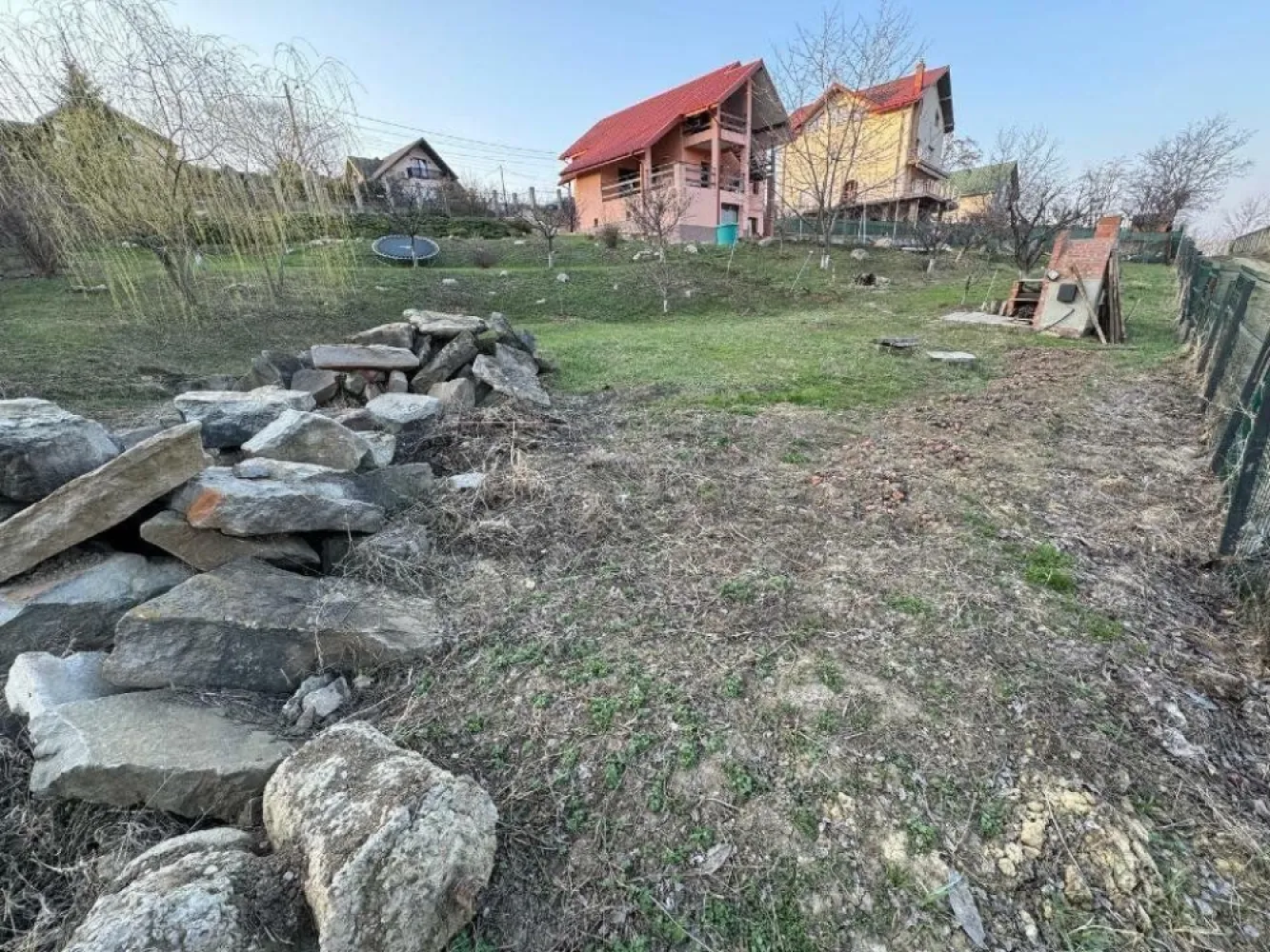 Hlincea, str.Mănăstirii, CIUREA, Iaşi + 1.700 mp teren şi Vilă (D+P+M)