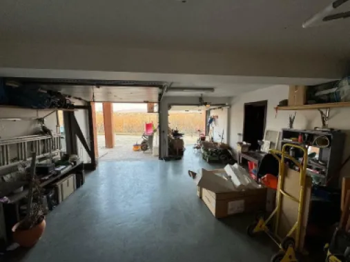 Hlincea, str.Mănăstirii, CIUREA, Iaşi + 1.700 mp teren şi Vilă (D+P+M)