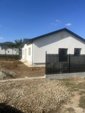 Casă domnesti 4 camere 2 băi