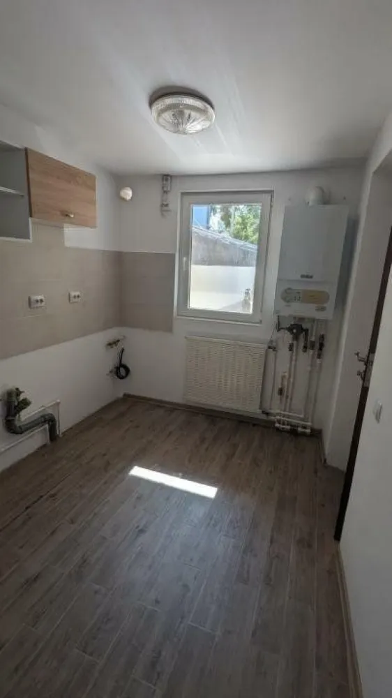 Casa de Vanzare Crangasi | 3 Camere | 5 min de mers Metrou Crangasi