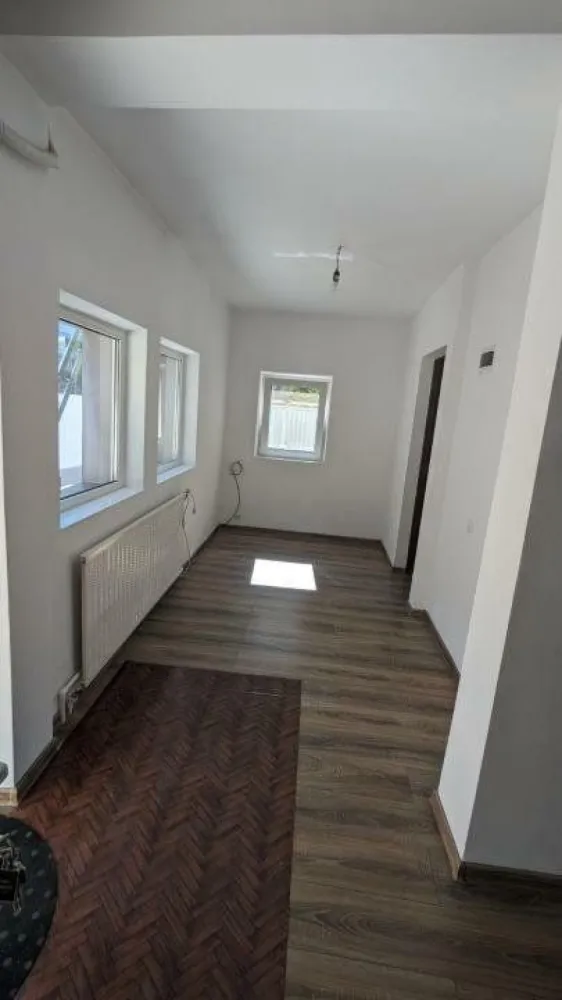 Casa de Vanzare Crangasi | 3 Camere | 5 min de mers Metrou Crangasi