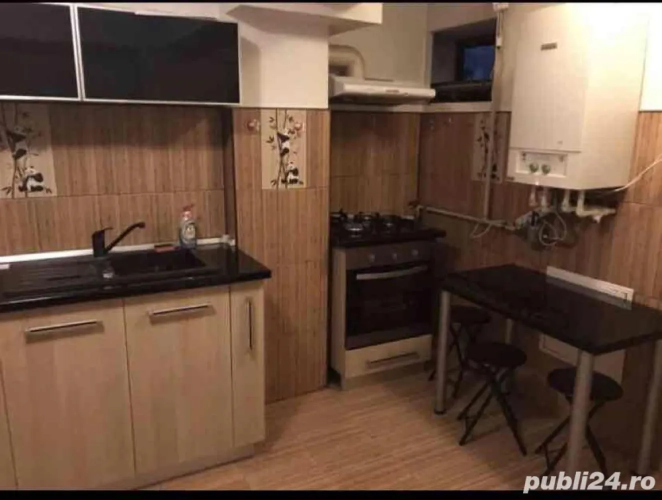Apartament 4 camere - Apartament 4 camere demisol în Bucureștii Noi în spatele Teatrului Masca. La 3 minute de stația de metrou și parcul Bazilescu. Centrală termică proprie , bloc nou construit în 2007.