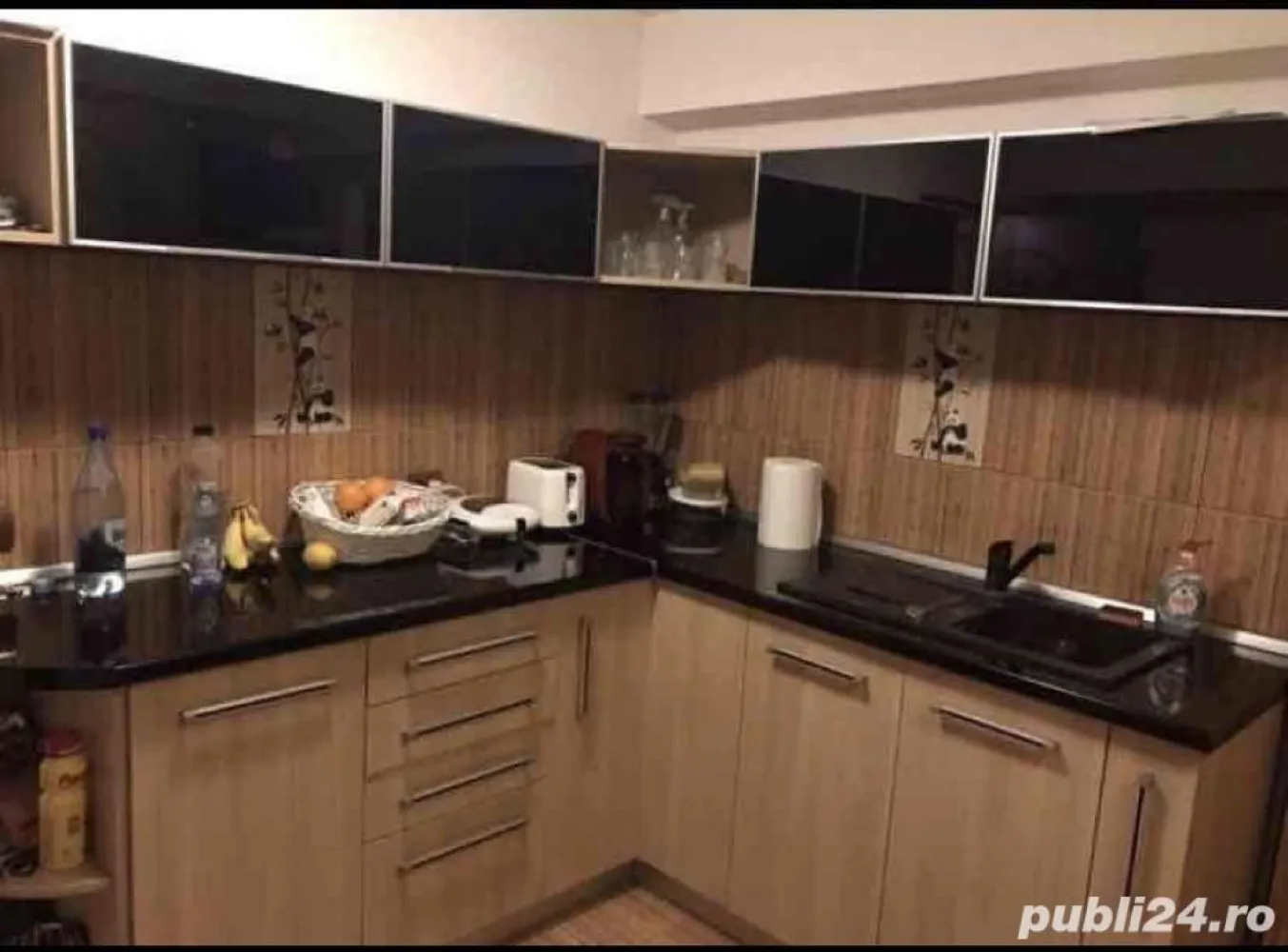 Apartament 4 camere - Apartament 4 camere demisol în Bucureștii Noi în spatele Teatrului Masca. La 3 minute de stația de metrou și parcul Bazilescu. Centrală termică proprie , bloc nou construit în 2007.