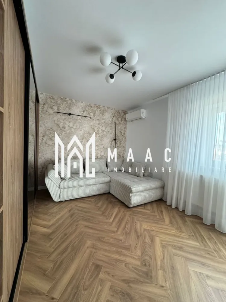 Apartament 2 camere | Etaj 1 | Decomandat | Arhitectilor - MAAC Imobiliare vă propune spre vânzare un apartament deosebit cu 2 camere, situat în cartierul Arhitecților, într-un imobil tip vilă (P+2) cu doar 9 apartamente – o alegere ideală pentru cei care își doresc un cămin liniștit, rafinat și cu o calitate superioară a vieții. Caracteristici generale: Suprafață totală: 57 mp (50 mp utili + balcon generos de 7 mp) Etaj: 1 din 2 Compartimentare: complet decomandat Orientare sudică – lumină naturală pe tot parcursul zilei Loc de parcare privat inclus – situat chiar în fața imobilului Finisaje & Dotări Premium: Renovare completă realizată cu ajutorul unui designer de interior Investiție de peste 27.000 EUR în materiale și finisaje de calitate superioară Electrocasnice de top, eficiente energetic, integrate armonios în spațiu Mobilier realizat integral la comandă, gândit pentru a optimiza fiecare metru pătrat Ambianță modernă, cu atenție la detalii și confort sporit Avantaje adiționale: Bloc tip vilă cu regim redus de înălțime – doar 2 etaje și 9 apartamente Zonă aerisită și liniștită, ideală pentru rezidență permanentă Apartament liber de sarcini, disponibil imediat Acceptăm plată cash sau prin credit ipotecar Preț negociabil în funcție de modalitatea de plată Această proprietate reprezintă o combinație rară între design, confort și locație. Perfectă pentru o familie tânără, un cuplu sau ca investiție într-o zonă în continuă dezvoltare. Contactați echipa MAAC Imobiliare pentru mai multe detalii sau pentru a programa o vizionare! ID: CP2768715. }}