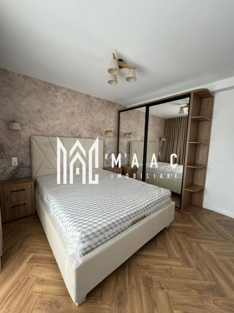Apartament 2 camere | Etaj 1 | Decomandat | Arhitectilor - MAAC Imobiliare vă propune spre vânzare un apartament deosebit cu 2 camere, situat în cartierul Arhitecților, într-un imobil tip vilă (P+2) cu doar 9 apartamente – o alegere ideală pentru cei care își doresc un cămin liniștit, rafinat și cu o calitate superioară a vieții. Caracteristici generale: Suprafață totală: 57 mp (50 mp utili + balcon generos de 7 mp) Etaj: 1 din 2 Compartimentare: complet decomandat Orientare sudică – lumină naturală pe tot parcursul zilei Loc de parcare privat inclus – situat chiar în fața imobilului Finisaje & Dotări Premium: Renovare completă realizată cu ajutorul unui designer de interior Investiție de peste 27.000 EUR în materiale și finisaje de calitate superioară Electrocasnice de top, eficiente energetic, integrate armonios în spațiu Mobilier realizat integral la comandă, gândit pentru a optimiza fiecare metru pătrat Ambianță modernă, cu atenție la detalii și confort sporit Avantaje adiționale: Bloc tip vilă cu regim redus de înălțime – doar 2 etaje și 9 apartamente Zonă aerisită și liniștită, ideală pentru rezidență permanentă Apartament liber de sarcini, disponibil imediat Acceptăm plată cash sau prin credit ipotecar Preț negociabil în funcție de modalitatea de plată Această proprietate reprezintă o combinație rară între design, confort și locație. Perfectă pentru o familie tânără, un cuplu sau ca investiție într-o zonă în continuă dezvoltare. Contactați echipa MAAC Imobiliare pentru mai multe detalii sau pentru a programa o vizionare! ID: CP2768715. }}