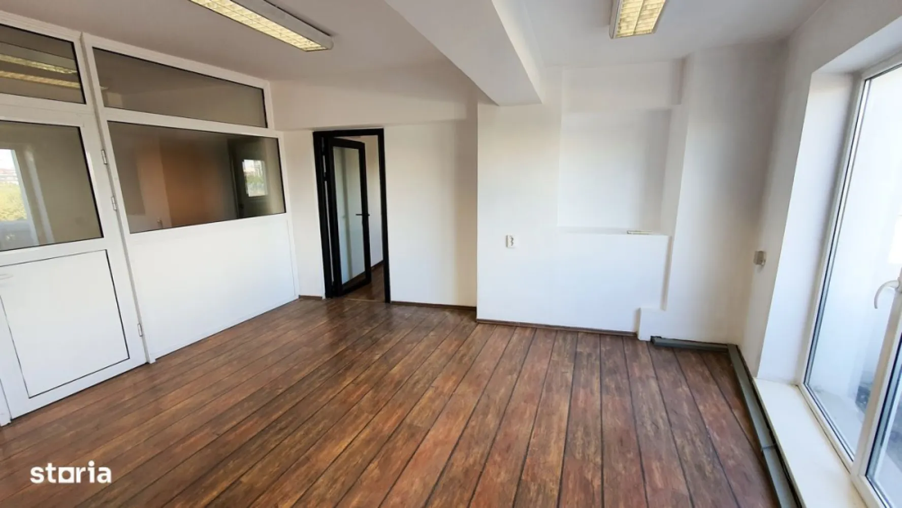 Spatiu birouri de vanzare in Piata Unirii, blocul Sitraco, 1100 mp