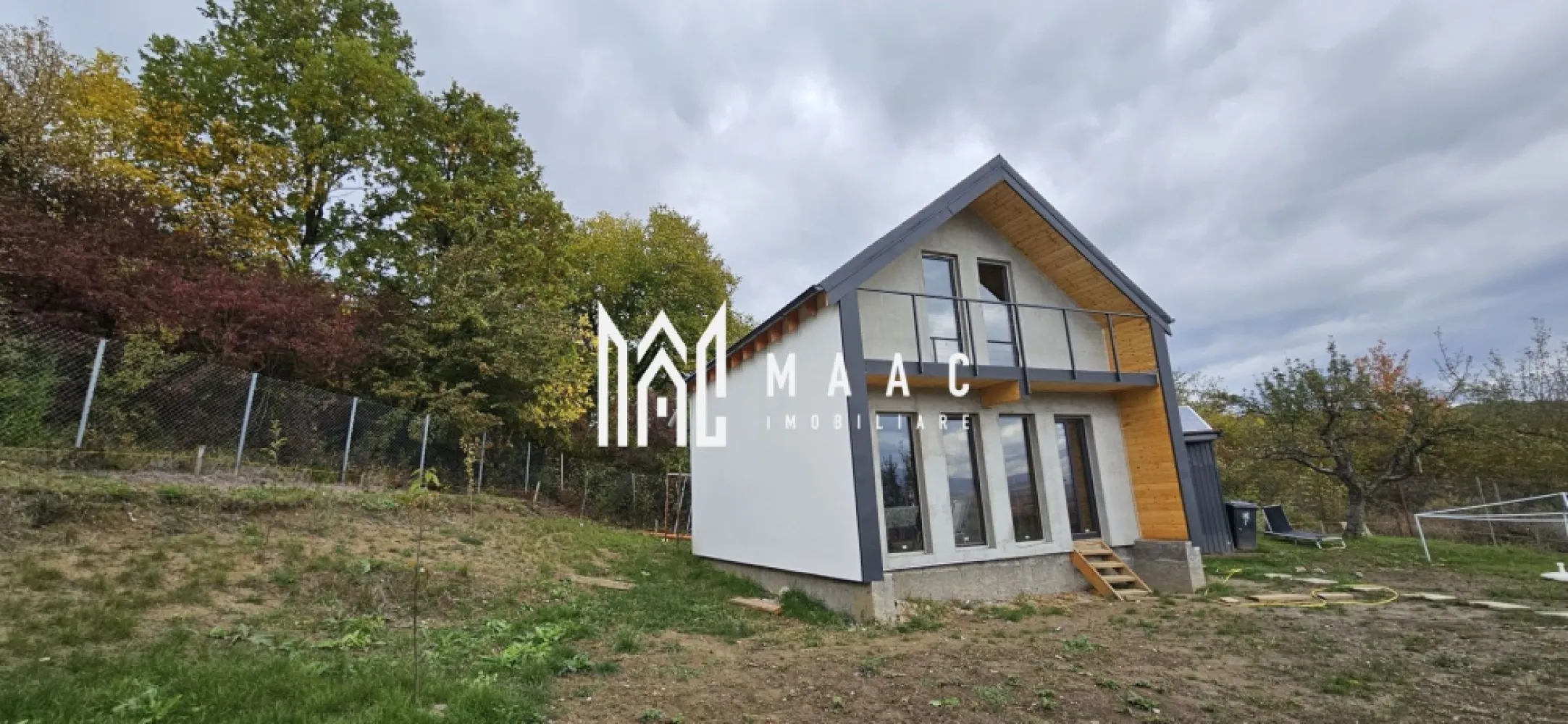 Teren cu cabana | Extravilan | 600 MP | Cristian - MAAC Imobiliare vă oferă un teren extravilan de 600 mp, cu o cabană de 50 mp, situat într-o zonă liniștită, cu aer curat și peisaje deosebite – locul ideal pentru relaxare, vacanțe sau weekenduri departe de agitația orașului. Proprietatea dispune de toate utilitățile necesare pentru confort: Fântână proprie Fosă septică Sistem fotovoltaic Un spațiu perfect pentru iubitorii de natură și intimitate, unde te poți bucura de liniște, verdeață și libertate deplină. Pentru mai multe detalii, te rugăm să ne contactezi, menționând ID:CP2768419 }}