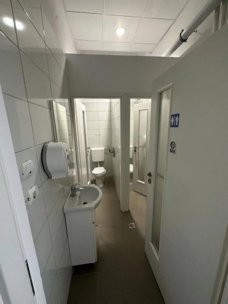 PROPRIETAR vand spatiu comercial pe Stefan Cel Mare