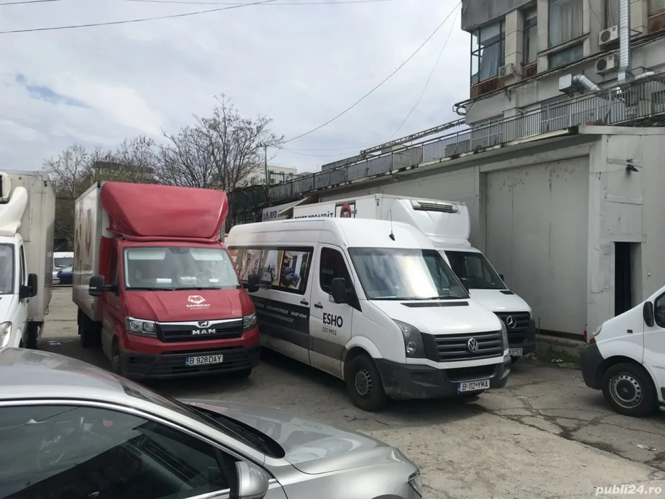 Spațiu comercial depozit service - Vând spațiu comercial in București ,B-dul Chișinău nr 1 piața Delfinului ideal pentru diverse activități ,utilități incluse cu deschidere mare ..Sector 2