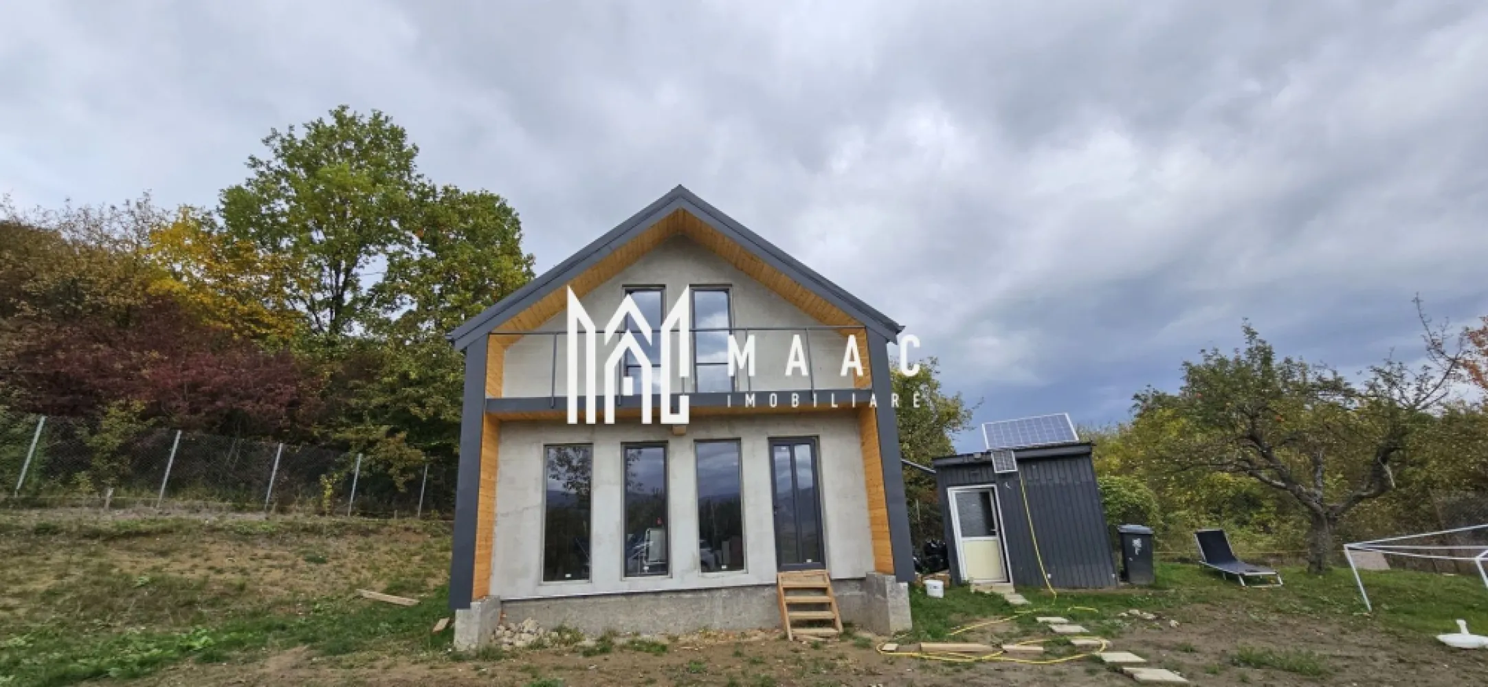 Teren cu cabana | Extravilan | 600 MP | Cristian - MAAC Imobiliare vă oferă un teren extravilan de 600 mp, cu o cabană de 50 mp, situat într-o zonă liniștită, cu aer curat și peisaje deosebite – locul ideal pentru relaxare, vacanțe sau weekenduri departe de agitația orașului. Proprietatea dispune de toate utilitățile necesare pentru confort: Fântână proprie Fosă septică Sistem fotovoltaic Un spațiu perfect pentru iubitorii de natură și intimitate, unde te poți bucura de liniște, verdeață și libertate deplină. Pentru mai multe detalii, te rugăm să ne contactezi, menționând ID:CP2768419 }}