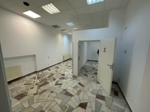 PROPRIETAR vand spatiu comercial pe Stefan Cel Mare