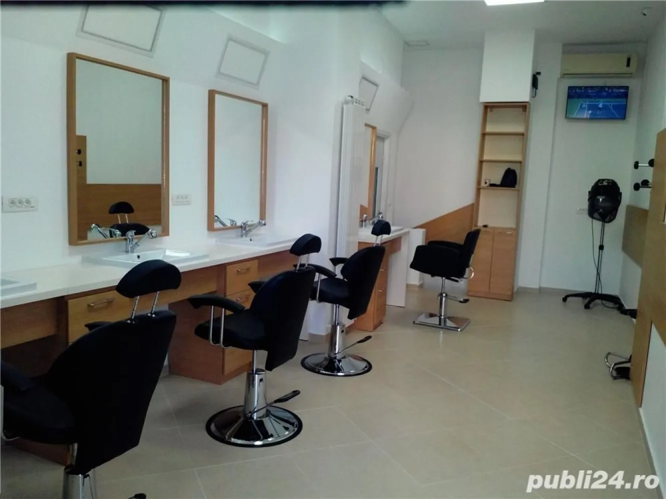 Vanzare spatiu comercial - Vand spatiu comercial pretabil pentru frizerie, s.a., Stadiul constructiei: Finalizat, numar etaj: 0, numar camere: 2, suprafata utila: 60, suprafata totala: 60, suprafata construita: 60, anul constructiei: 1954, Accept schimburi