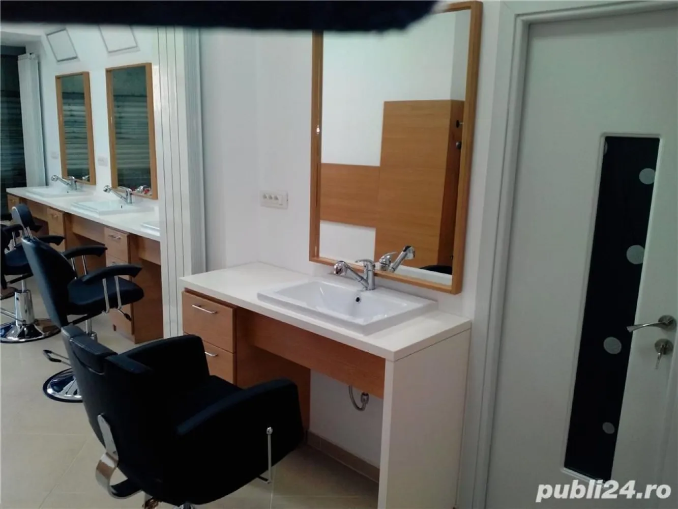Vanzare spatiu comercial - Vand spatiu comercial pretabil pentru frizerie, s.a., Stadiul constructiei: Finalizat, numar etaj: 0, numar camere: 2, suprafata utila: 60, suprafata totala: 60, suprafata construita: 60, anul constructiei: 1954, Accept schimburi