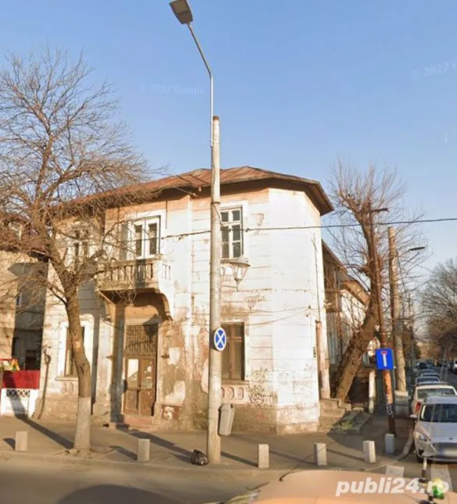 Imobil (spațiu comercial și apartament) de vânzare, Calea Șerban Vodă, București - Vând imobil în casă, pe Calea Șerban Vodă, excepțional poziționat, lângă parcul Carol, compus din: - Spațiu comercial cu suprafața de 140 mp situat la parter; - Apartament cu cu suprafața de 31 mp mp situat la etajul 1, deasupra spațiului comercial; - Pivniță cu suprafața de 9 mp
