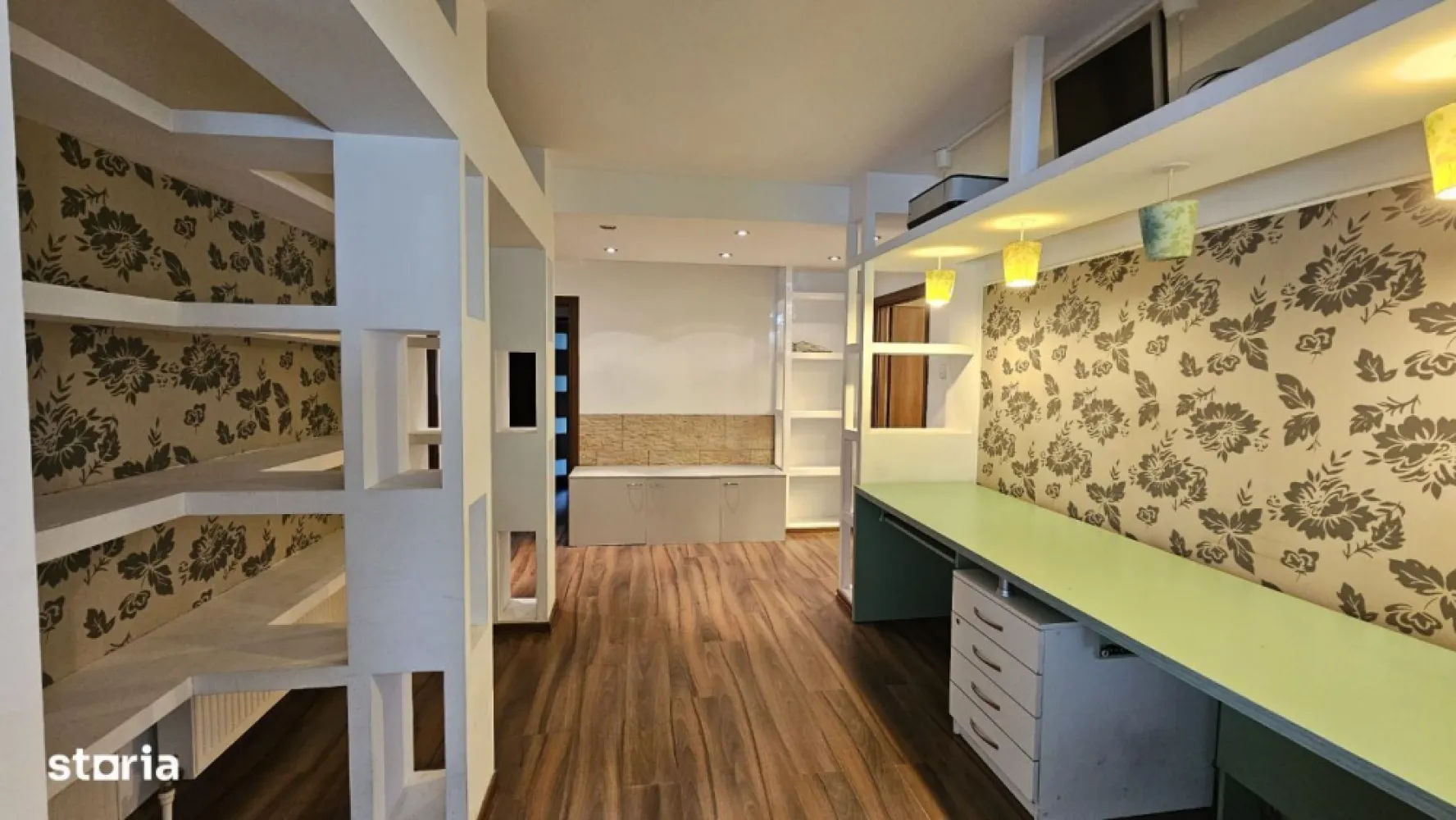 Vanzare spatiu birouri 137mp, parter, intrare stradala, Anastasie Panu - Apartament 4 camere la parter, extins si transformat in spatiu birouri/servicii, cu intrare stradala dedicata. Spatiul este situat pe Str. Anastasie Panu, in zona linistita, la cateva minute de mers pe jos de statia de metrou Timpuri Noi. Suprafata utila de 137 mp, incalzire cu centrala proprie si calorifere, sistem alarma, aer conditionat, usa metalica, balcon inchis, termopane, gresie, faianta, etc. Spatiul este compus din sala de sedinte, 3 camere birouri, zona secretariat, hol generos la intrare, 2 bai, zona depozitare, balcon inchis. Detalii suplimentare la telefon sau la fata locului.