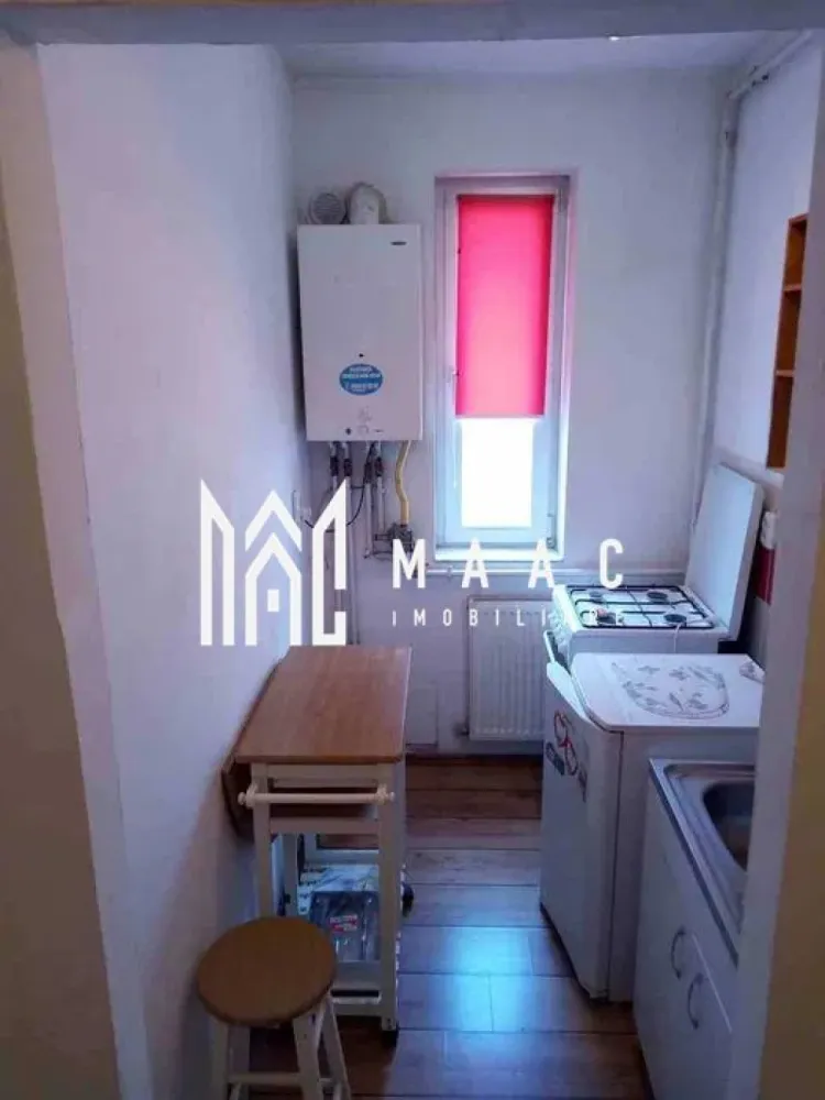 Apartament 1 Camera I Etaj 1 I Parcare I Alma-Turnisor - Se oferă spre vânzare un apartament decomandat cu o cameră, situat la etajul 1 al unui bloc din cărămidă, construit în anul 2008, într-o zonă liniștită și bine conectată din cartierul Alma – Turnișor. Locuința are o suprafață utilă de 27 mp, fiind intabulată și compartimentată eficient: hol de acces, bucătărie separată, cameră spațioasă și baie cu geam. Apartamentul se vinde mobilat și utilat complet și dispune de centrală termică proprie, ușă metalică la intrare, tâmplărie PVC cu geam termopan, parchet laminat în cameră, bucătărie și hol, respectiv gresie și faianță în baie (dotată cu cabină de duș cu ușă glisantă). În preț este inclus și un loc de parcare propriu. O locuință cochetă, ideală pentru o persoană singură, un cuplu sau pentru investiție, într-o zonă aerisită și ușor accesibilă a orașului Sibiu. Pentru informati si vizionari: ID: CP2766244 }}