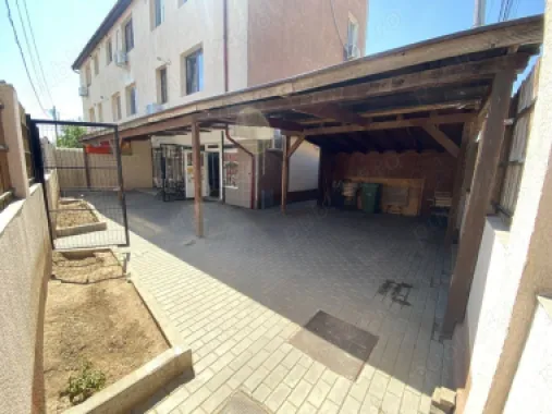 Spatiu comercial de vanzare 53mp cu teren 150mp Bucuresti sector 4
