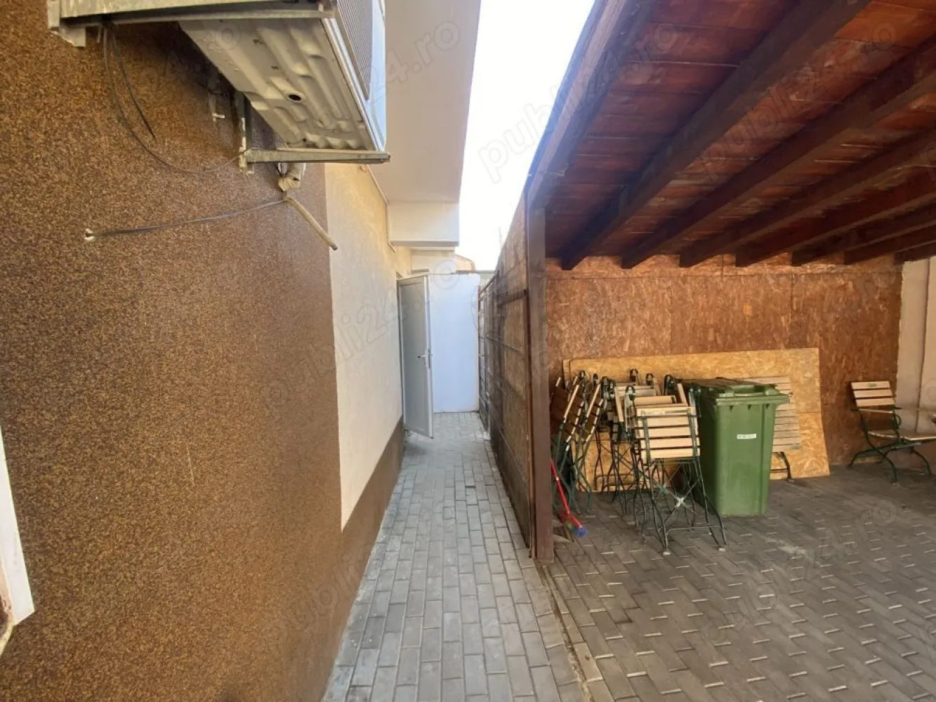 Spatiu comercial de vanzare 53mp cu teren 150mp Bucuresti sector 4