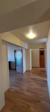 Vand apartament 4 camere situat la 10 min de Piata Unirii
