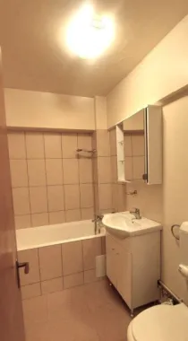 Vand apartament 4 camere situat la 10 min de Piata Unirii