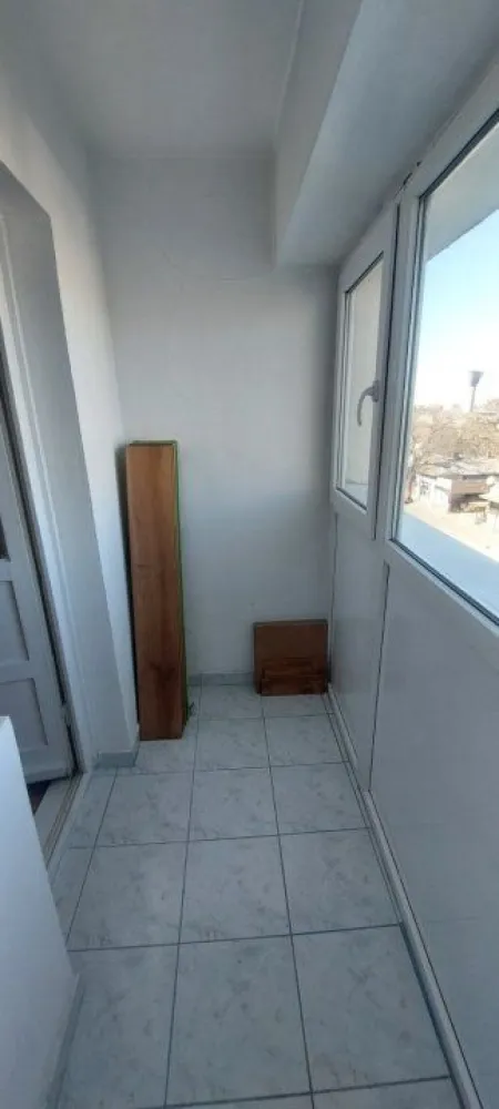 Vand apartament 4 camere situat la 10 min de Piata Unirii