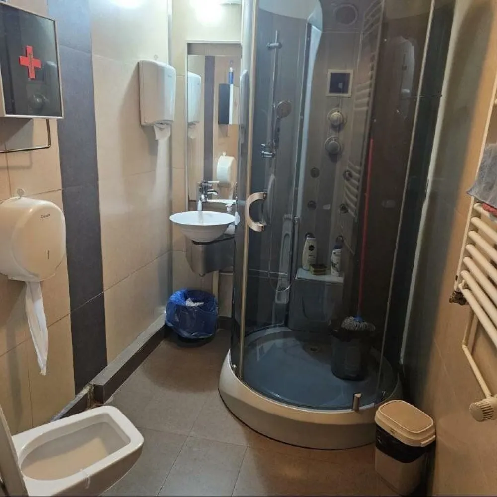 Apartament 4 camere 111mp Calea Mosilor - tip birou - Nr de contact :