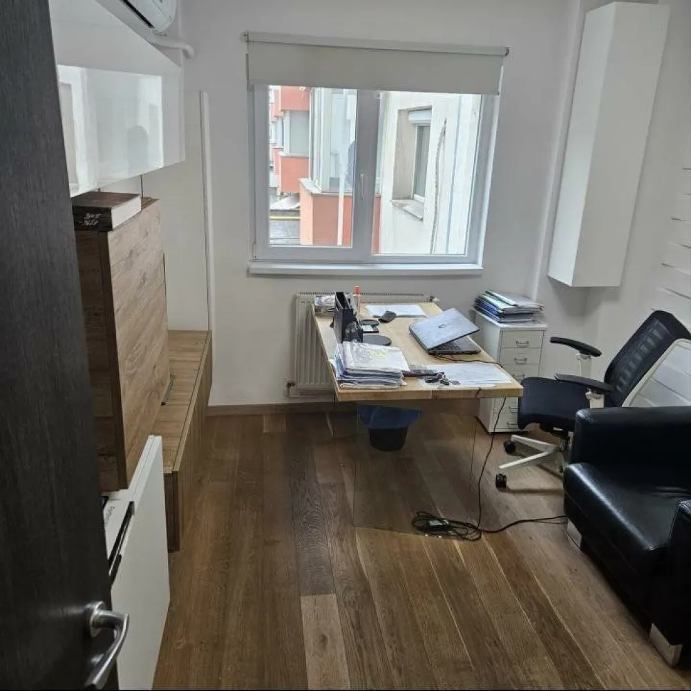 Apartament 4 camere 111mp Calea Mosilor - tip birou - Nr de contact :