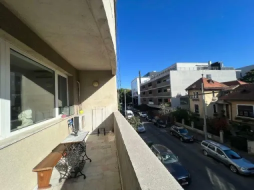 Apartament 4 camere , Aviatorilor, direct proprietar