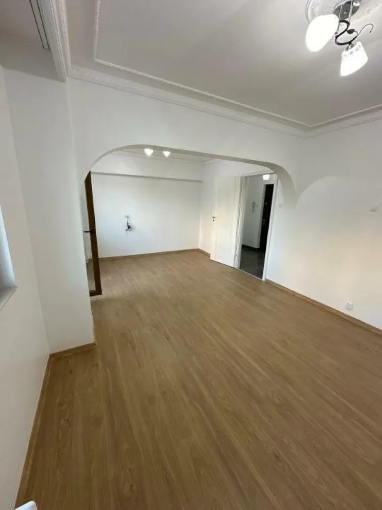 Vand apartament 4 camere Drumul Taberei Valea Argesului 2